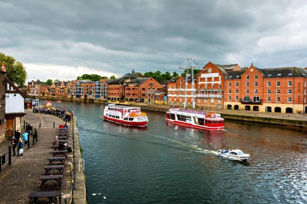 The Riverside At Woodsmill Quay With Parking York Extérieur photo